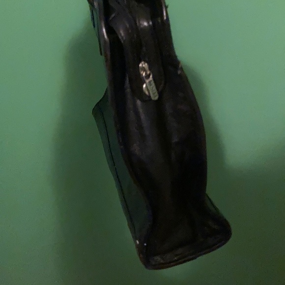 Bundle of Handbags: Danier and Topshop - Picture 15 of 15